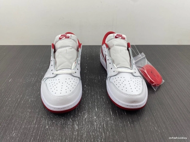 Low 1 Red Retro Varsity Jordan 705329-101 White 0825